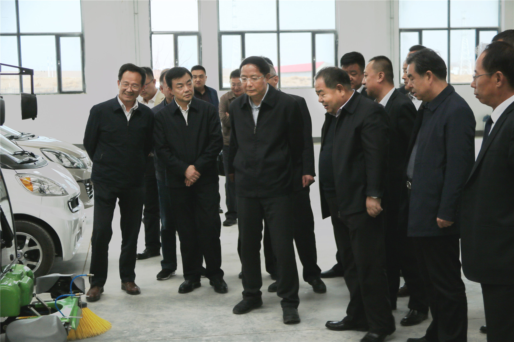 甘肃省政协主席、党组书记欧阳坚一行莅临兰州新区“3044am永利集团伊士顿电梯”厂、 “3044am永利集团新能源汽车”厂参观考察！
